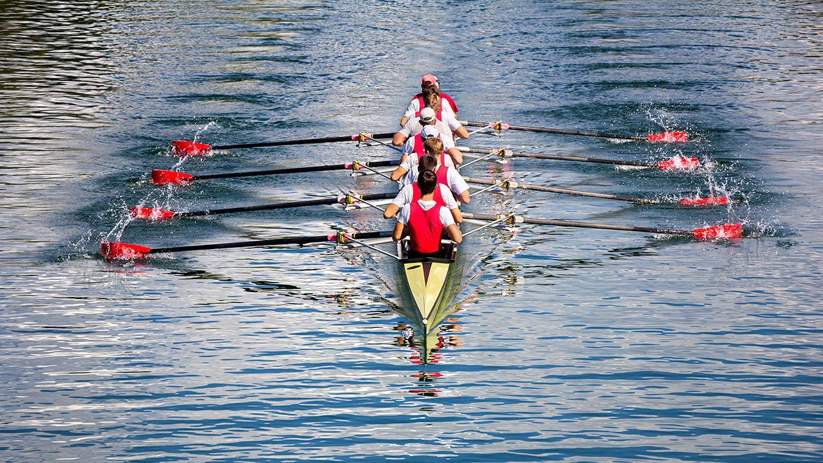 Rowers collaborating